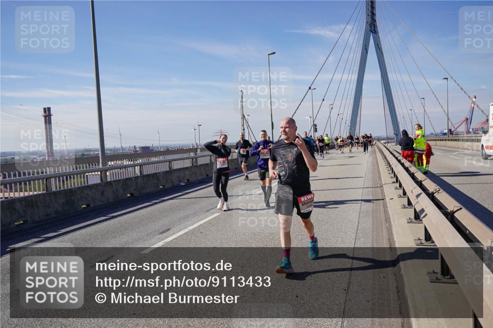 03.10.2025 - Köhlbrandbrückenlauf Michael Burmester http://msf.ph/oto/9113433 03.10.2025 12:55:15 Position 2  meine-sportfotos.de