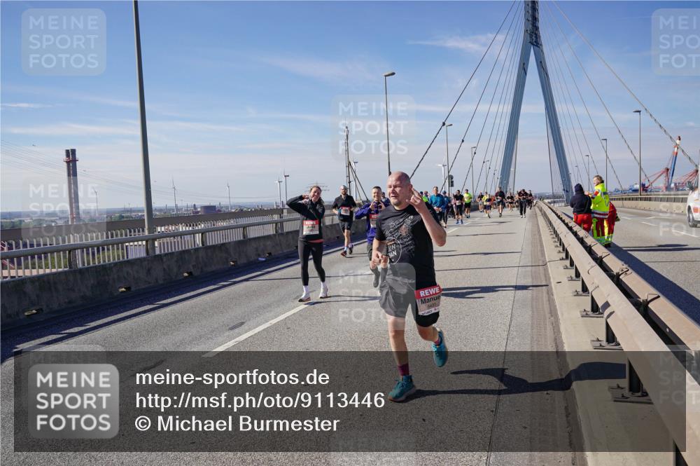 03.10.2025 - Köhlbrandbrückenlauf Michael Burmester http://msf.ph/oto/9113446 03.10.2025 12:55:15 Position 2 5431 meine-sportfotos.de