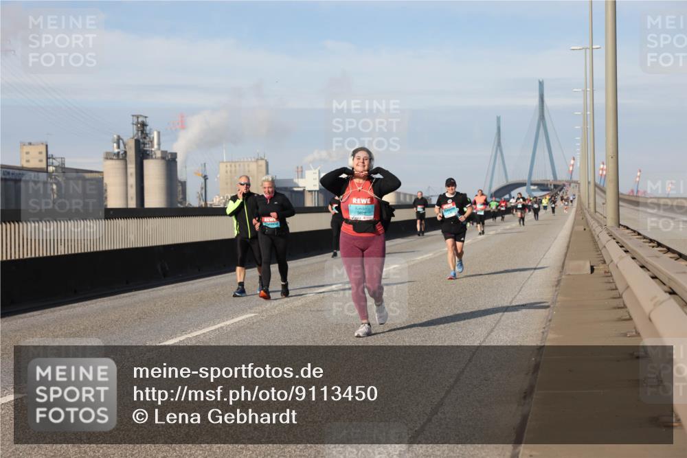 03.10.2025 - Köhlbrandbrückenlauf Lena Gebhardt http://msf.ph/oto/9113450 03.10.2025 10:16:58 Position 2 3822 meine-sportfotos.de