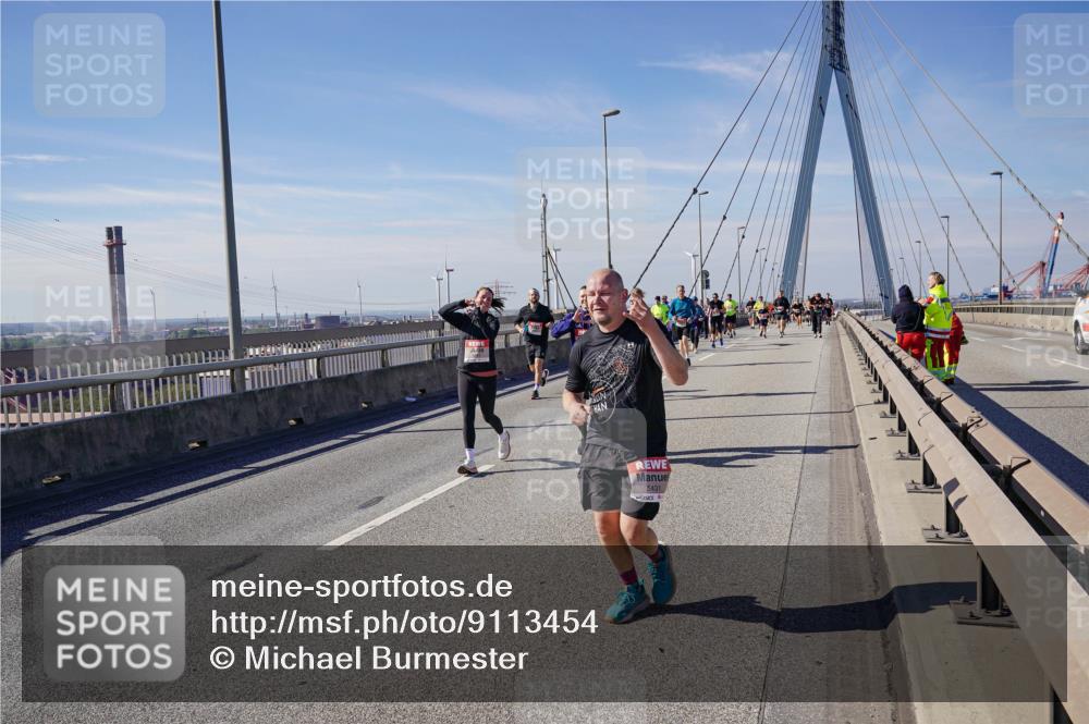 03.10.2025 - Köhlbrandbrückenlauf Michael Burmester http://msf.ph/oto/9113454 03.10.2025 12:55:15 Position 2 5431 meine-sportfotos.de