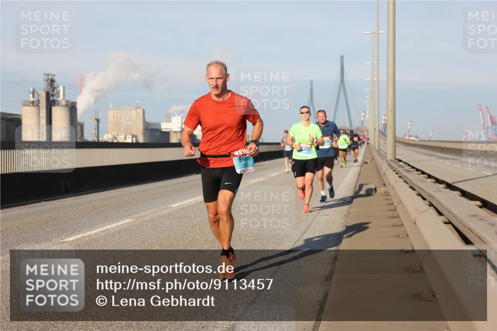03.10.2025 - Köhlbrandbrückenlauf Lena Gebhardt http://msf.ph/oto/9113457 03.10.2025 09:42:47 Position 2  meine-sportfotos.de