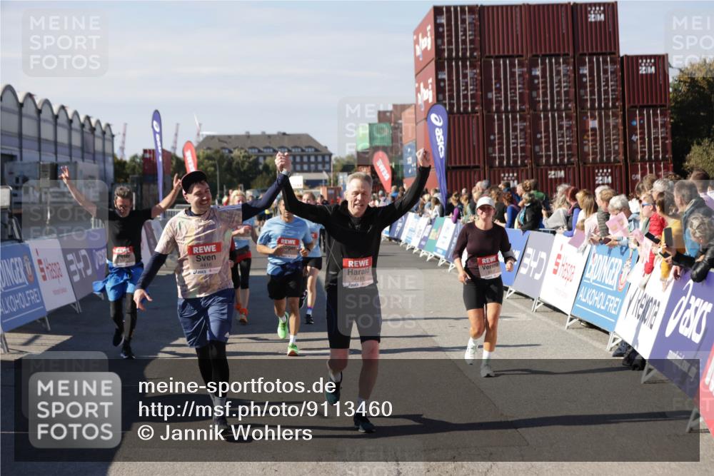 03.10.2025 - Köhlbrandbrückenlauf Jannik Wohlers http://msf.ph/oto/9113460 03.10.2025 13:31:48 Ziel 4415, 4416, 4935, 5057, 5267, 5463, 5817, 6072, 6103, 6297, 6452, 6736 meine-sportfotos.de