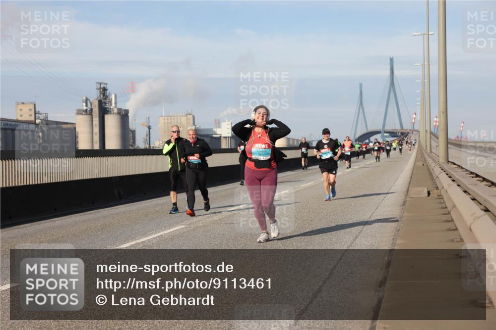 03.10.2025 - Köhlbrandbrückenlauf Lena Gebhardt http://msf.ph/oto/9113461 03.10.2025 10:16:58 Position 2  meine-sportfotos.de