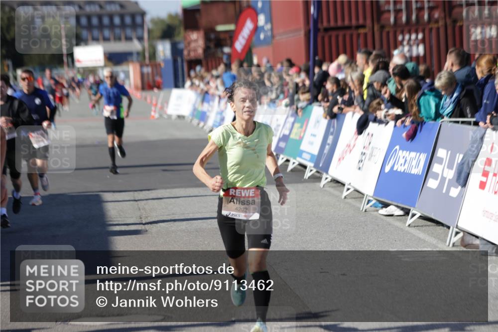 03.10.2025 - Köhlbrandbrückenlauf Jannik Wohlers http://msf.ph/oto/9113462 03.10.2025 13:01:28 Ziel 4073, 4199, 4219, 4220, 4284, 4292, 4304, 5424, 5915, 6187, 6307, 6775, 6801 meine-sportfotos.de