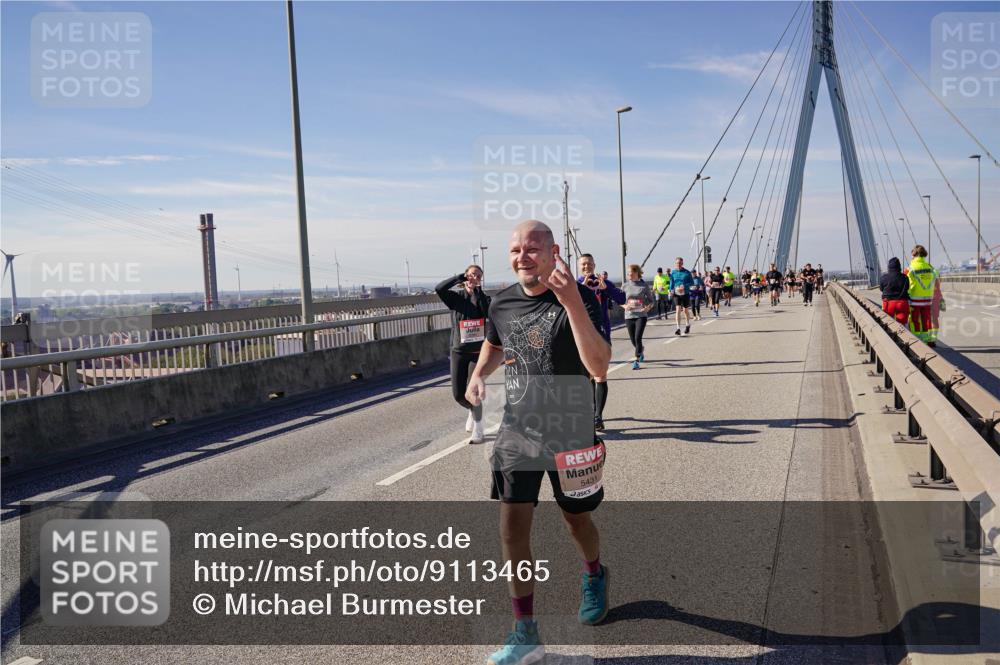 03.10.2025 - Köhlbrandbrückenlauf Michael Burmester http://msf.ph/oto/9113465 03.10.2025 12:55:15 Position 2 5431 meine-sportfotos.de
