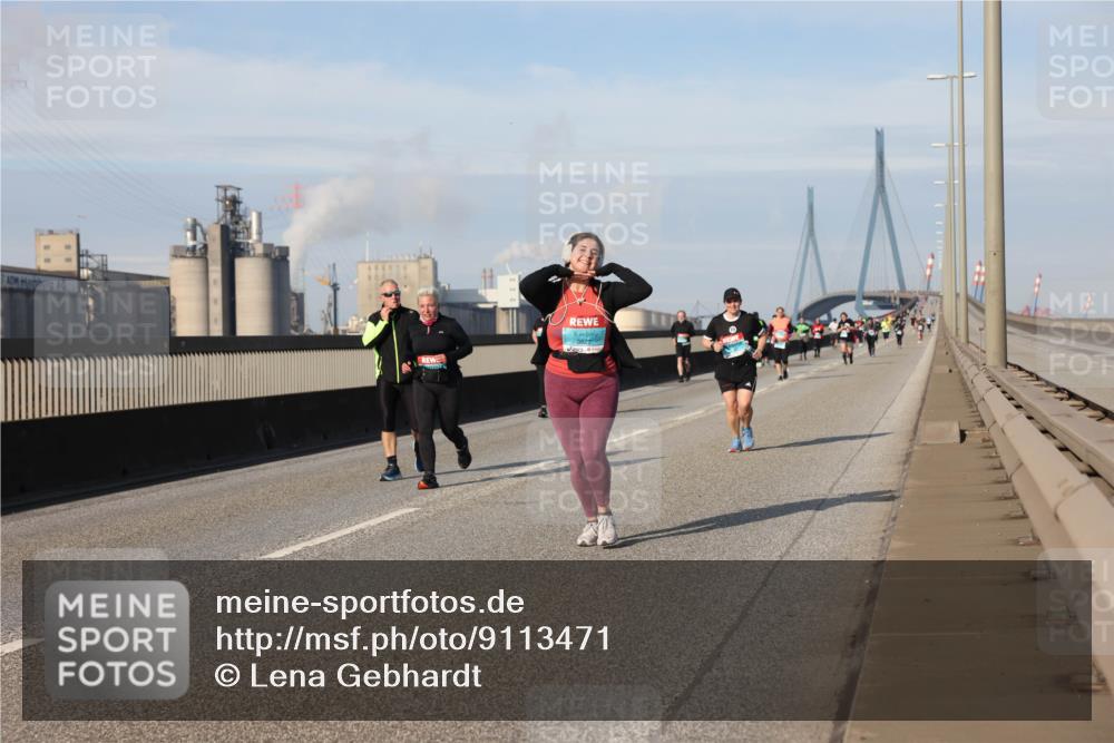 03.10.2025 - Köhlbrandbrückenlauf Lena Gebhardt http://msf.ph/oto/9113471 03.10.2025 10:16:58 Position 2  meine-sportfotos.de