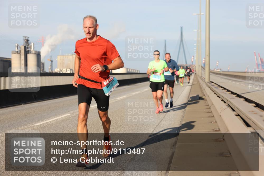03.10.2025 - Köhlbrandbrückenlauf Lena Gebhardt http://msf.ph/oto/9113487 03.10.2025 09:42:47 Position 2 1210 meine-sportfotos.de