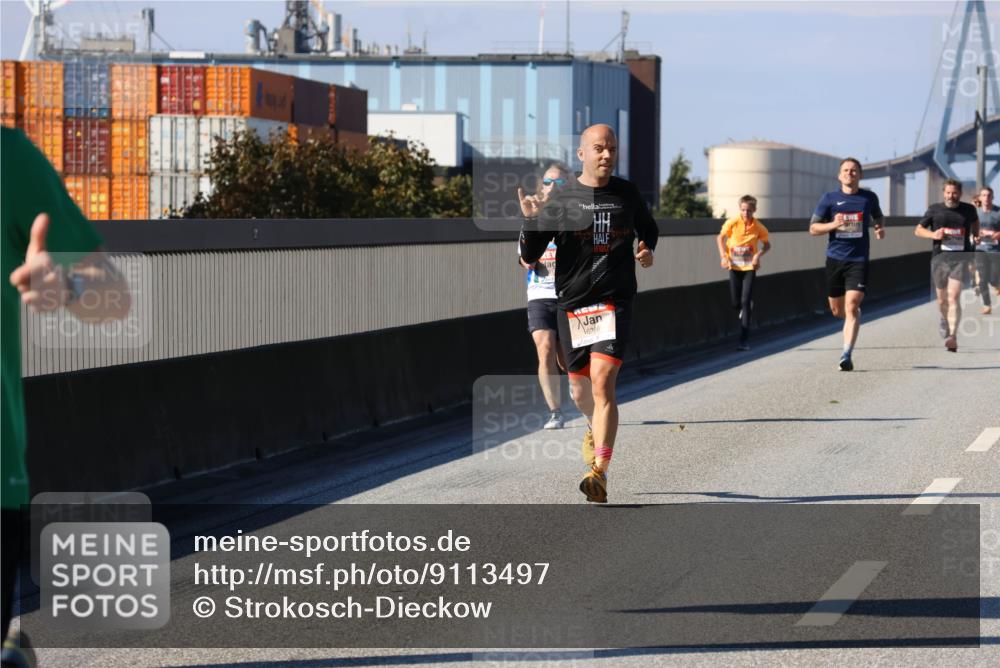 03.10.2025 - Köhlbrandbrückenlauf Strokosch-Dieckow http://msf.ph/oto/9113497 03.10.2025 12:43:36 Position 3 16266 meine-sportfotos.de