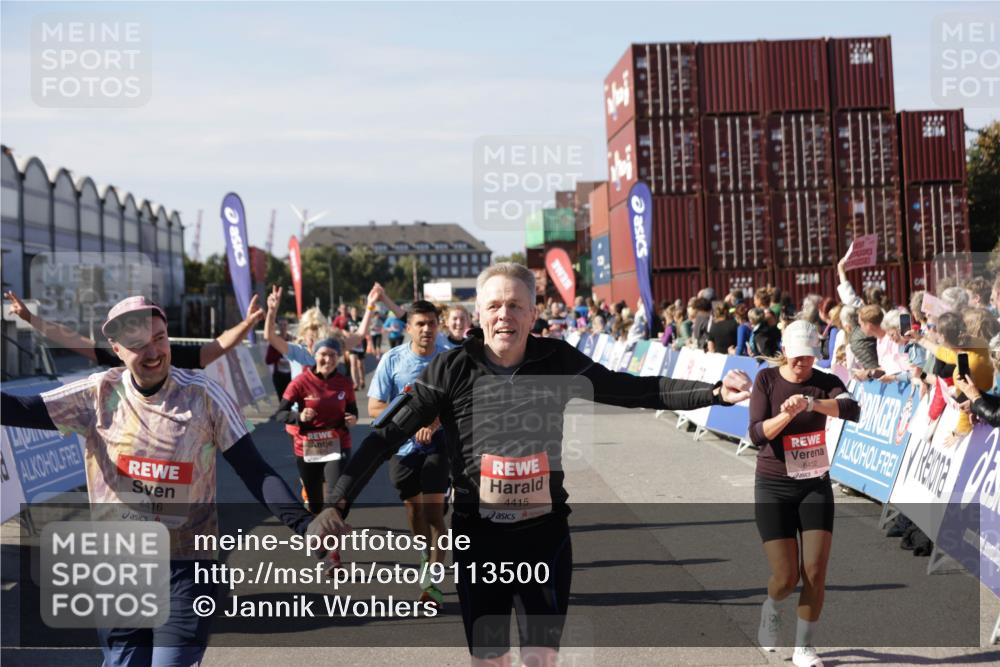 03.10.2025 - Köhlbrandbrückenlauf Jannik Wohlers http://msf.ph/oto/9113500 03.10.2025 13:31:49 Ziel 4415, 4416, 4842, 4935, 5057, 5267, 5463, 5817, 6072, 6103, 6297, 6452, 6736 meine-sportfotos.de