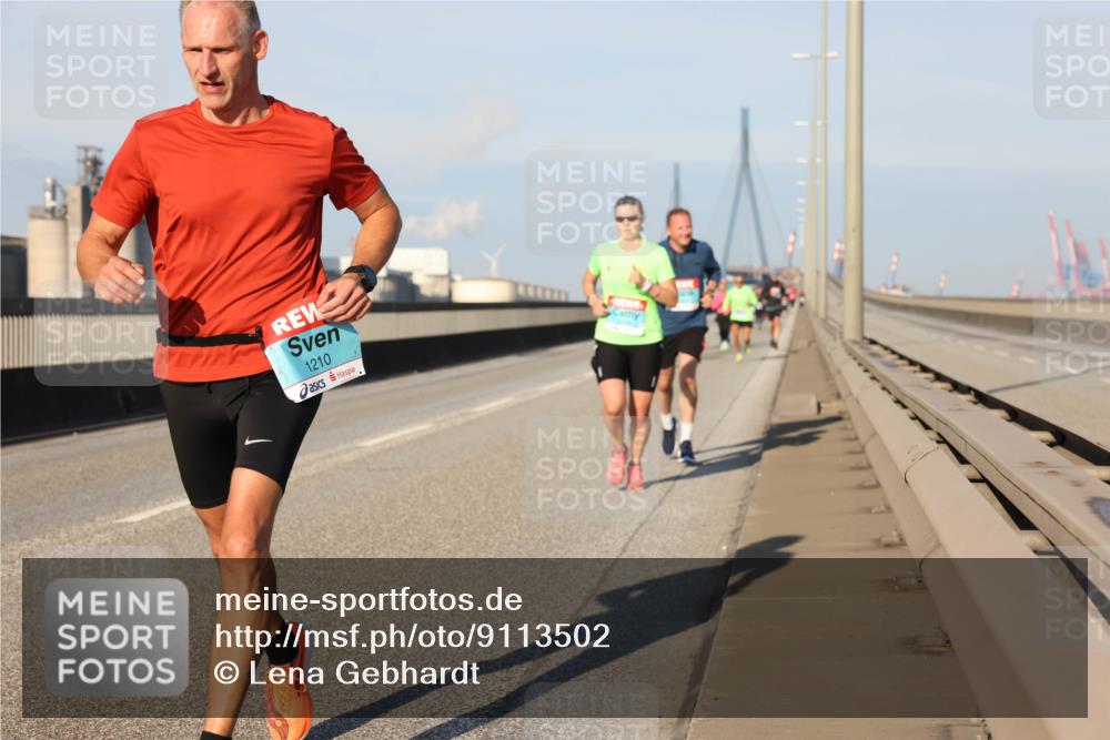 03.10.2025 - Köhlbrandbrückenlauf Lena Gebhardt http://msf.ph/oto/9113502 03.10.2025 09:42:47 Position 2 1210 meine-sportfotos.de