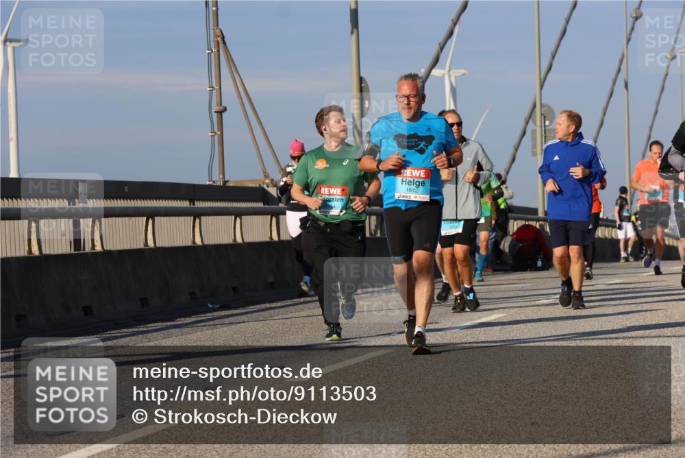 03.10.2025 - Köhlbrandbrückenlauf Strokosch-Dieckow http://msf.ph/oto/9113503 03.10.2025 09:47:47 Position 2 1642, 3392 meine-sportfotos.de