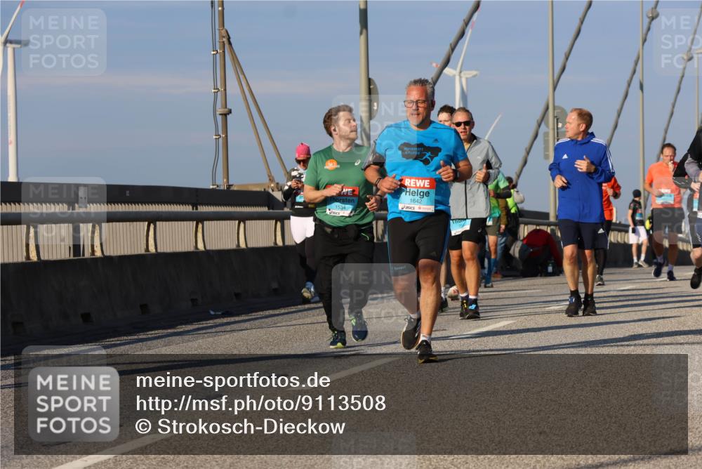 03.10.2025 - Köhlbrandbrückenlauf Strokosch-Dieckow http://msf.ph/oto/9113508 03.10.2025 09:47:47 Position 2 1534, 1642 meine-sportfotos.de