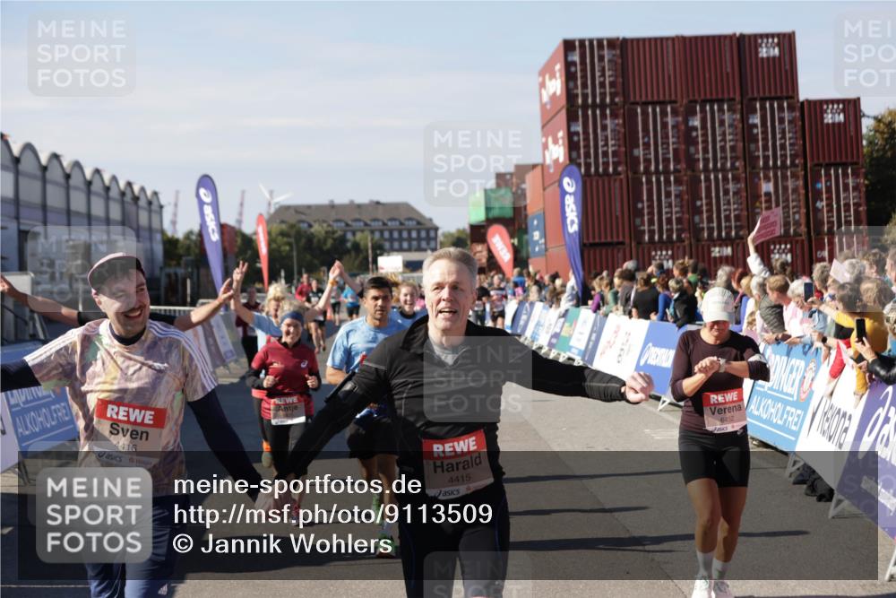 03.10.2025 - Köhlbrandbrückenlauf Jannik Wohlers http://msf.ph/oto/9113509 03.10.2025 13:31:49 Ziel 4415, 4416, 4842, 4935, 5057, 5267, 5463, 5817, 6072, 6103, 6297, 6452, 6736 meine-sportfotos.de