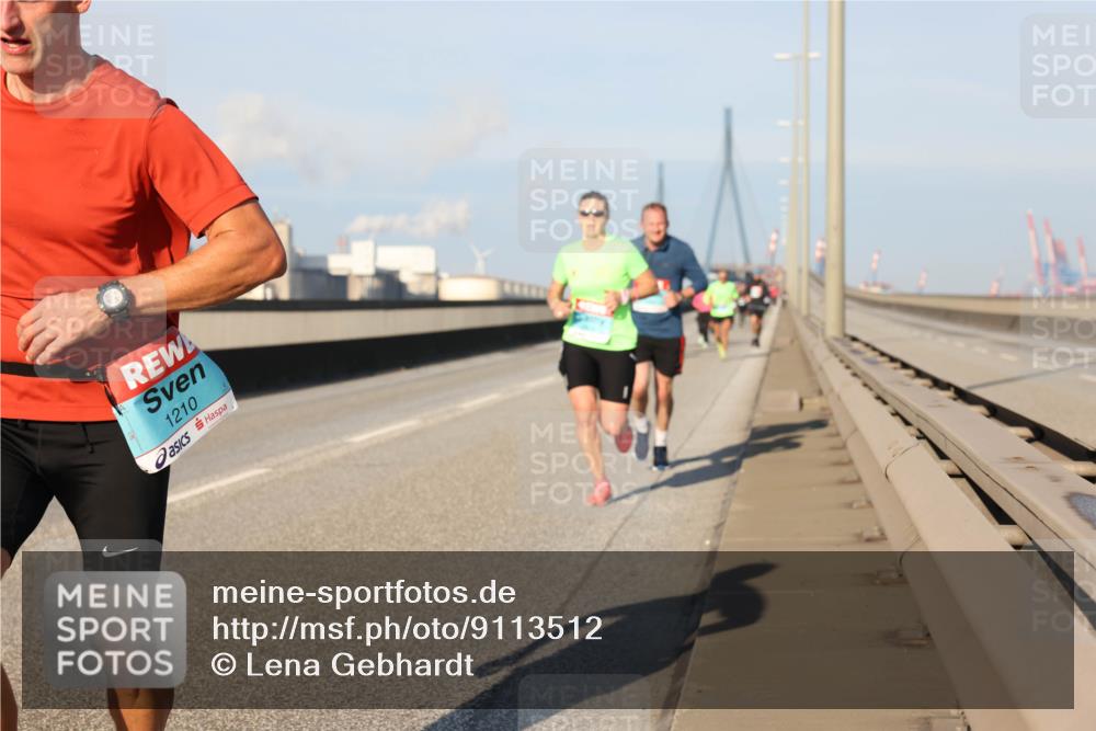 03.10.2025 - Köhlbrandbrückenlauf Lena Gebhardt http://msf.ph/oto/9113512 03.10.2025 09:42:48 Position 2 1210 meine-sportfotos.de