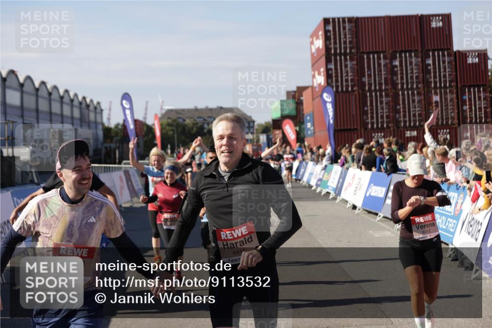 03.10.2025 - Köhlbrandbrückenlauf Jannik Wohlers http://msf.ph/oto/9113532 03.10.2025 13:31:50 Ziel 4415, 4416, 4842, 4902, 4935, 5057, 5267, 5463, 5817, 6072, 6103, 6297, 6452, 6736 meine-sportfotos.de