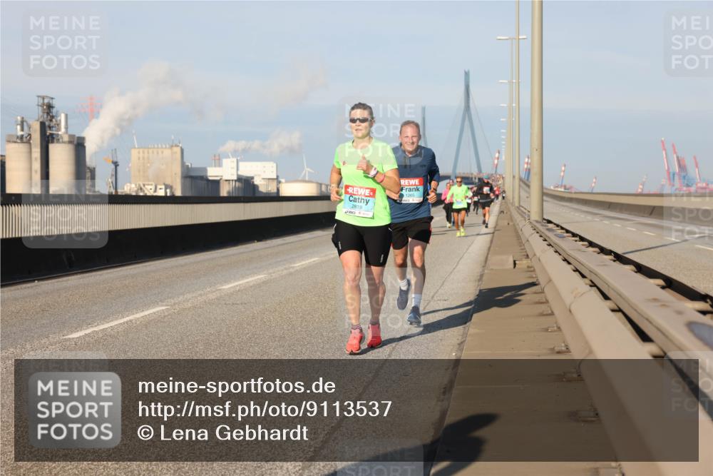 03.10.2025 - Köhlbrandbrückenlauf Lena Gebhardt http://msf.ph/oto/9113537 03.10.2025 09:42:48 Position 2 2819, 1265 meine-sportfotos.de