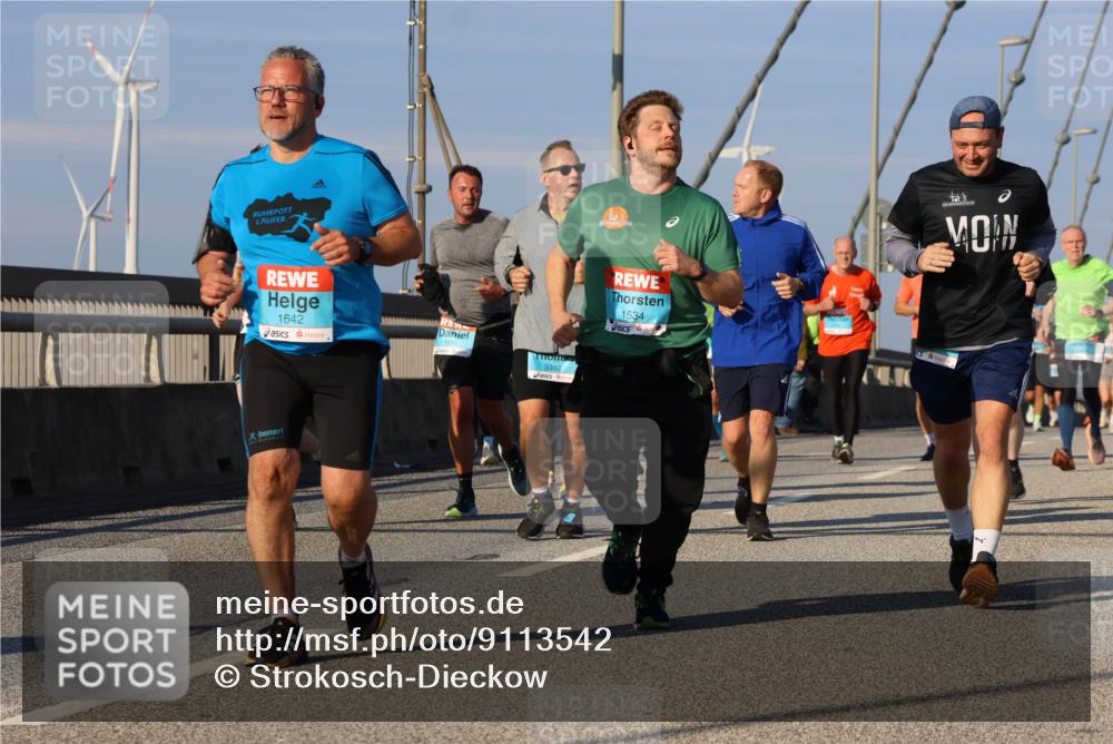 03.10.2025 - Köhlbrandbrückenlauf Strokosch-Dieckow http://msf.ph/oto/9113542 03.10.2025 09:47:49 Position 2 1642, 3392, 1534 meine-sportfotos.de