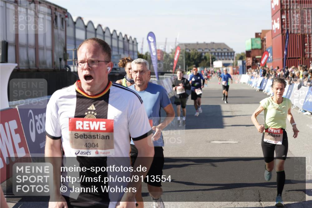 03.10.2025 - Köhlbrandbrückenlauf Jannik Wohlers http://msf.ph/oto/9113554 03.10.2025 13:01:30 Ziel 4047, 4073, 4199, 4219, 4220, 4284, 4292, 4304, 5424, 5915, 6187, 6775, 6801 meine-sportfotos.de