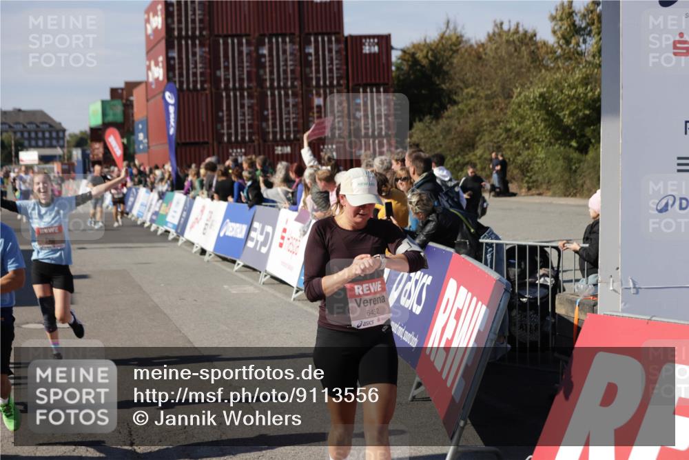 03.10.2025 - Köhlbrandbrückenlauf Jannik Wohlers http://msf.ph/oto/9113556 03.10.2025 13:31:51 Ziel 4415, 4416, 4842, 4902, 4935, 5057, 5267, 5463, 5817, 6103, 6297, 6452, 6736 meine-sportfotos.de