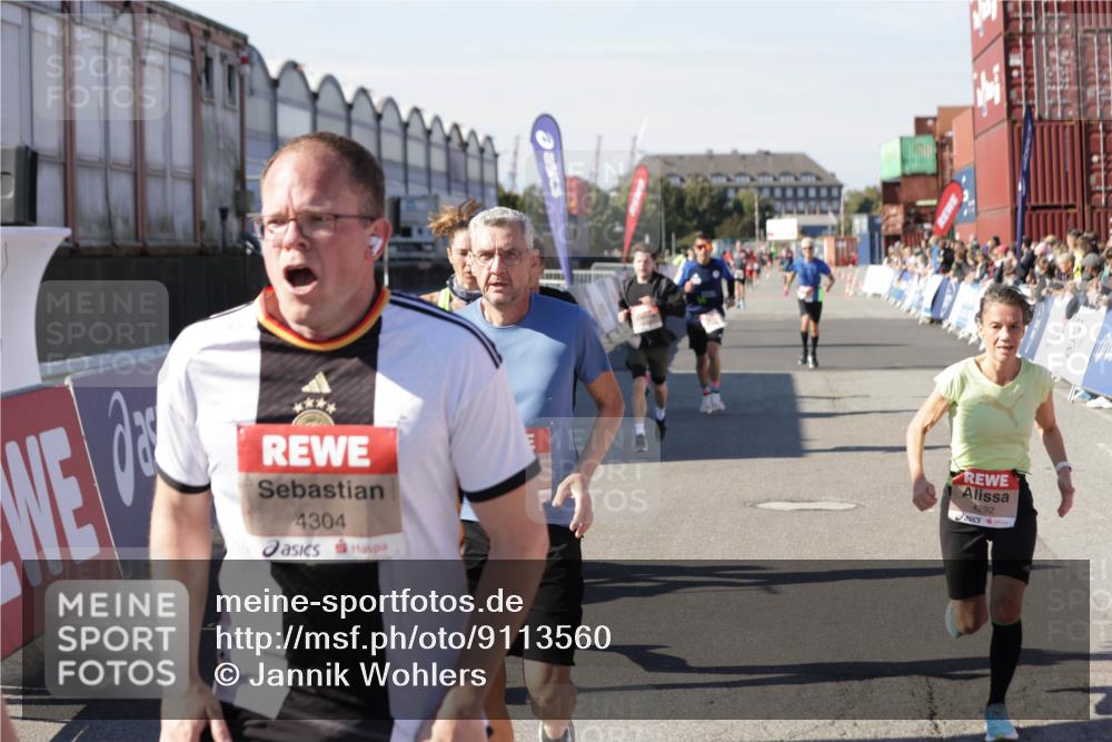 03.10.2025 - Köhlbrandbrückenlauf Jannik Wohlers http://msf.ph/oto/9113560 03.10.2025 13:01:30 Ziel 4047, 4073, 4199, 4219, 4220, 4284, 4292, 4304, 5424, 5915, 6187, 6775, 6801 meine-sportfotos.de