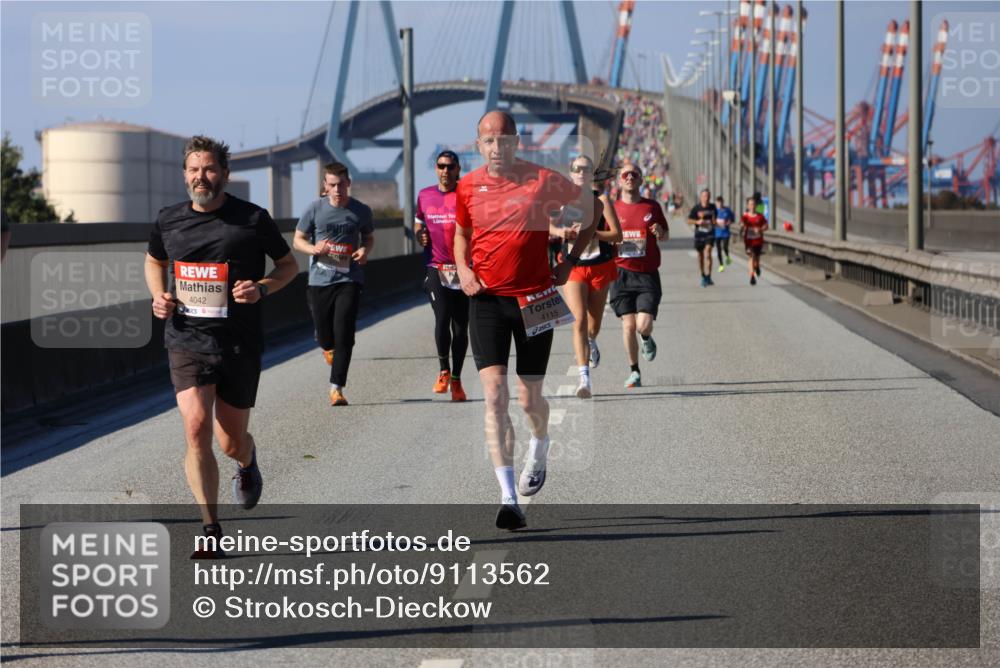 03.10.2025 - Köhlbrandbrückenlauf Strokosch-Dieckow http://msf.ph/oto/9113562 03.10.2025 12:43:42 Position 3 4042, 4115 meine-sportfotos.de