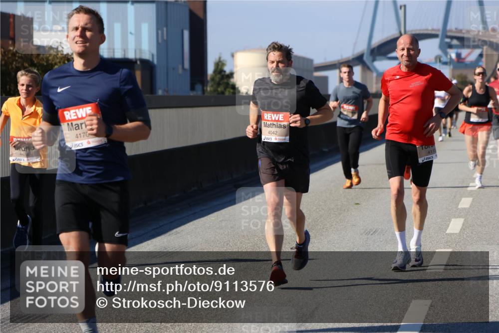 03.10.2025 - Köhlbrandbrückenlauf Strokosch-Dieckow http://msf.ph/oto/9113576 03.10.2025 12:43:43 Position 3 4478, 4170, 4042, 4115 meine-sportfotos.de