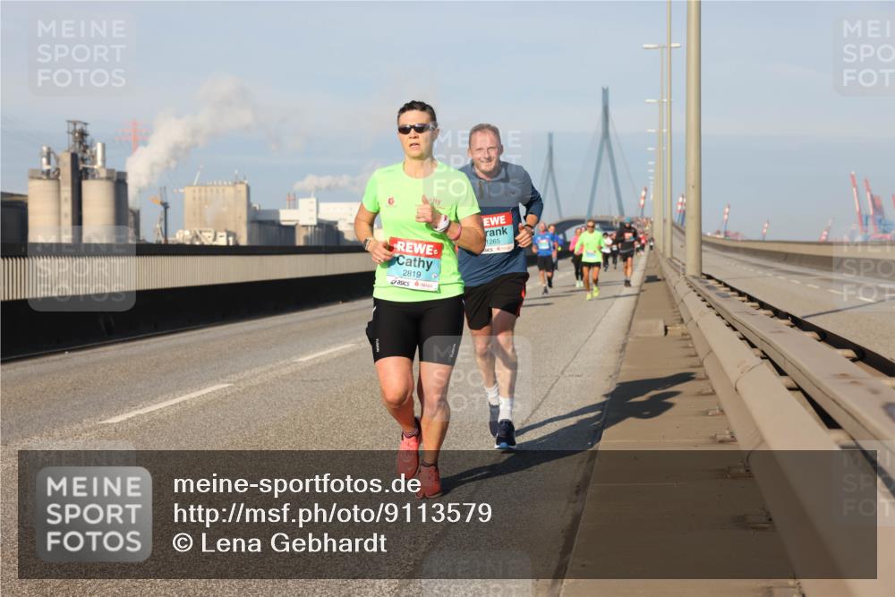 03.10.2025 - Köhlbrandbrückenlauf Lena Gebhardt http://msf.ph/oto/9113579 03.10.2025 09:42:49 Position 2 2819, 1265 meine-sportfotos.de