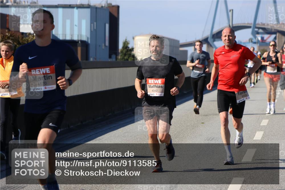 03.10.2025 - Köhlbrandbrückenlauf Strokosch-Dieckow http://msf.ph/oto/9113585 03.10.2025 12:43:43 Position 3 4478, 4170, 4042, 4115 meine-sportfotos.de