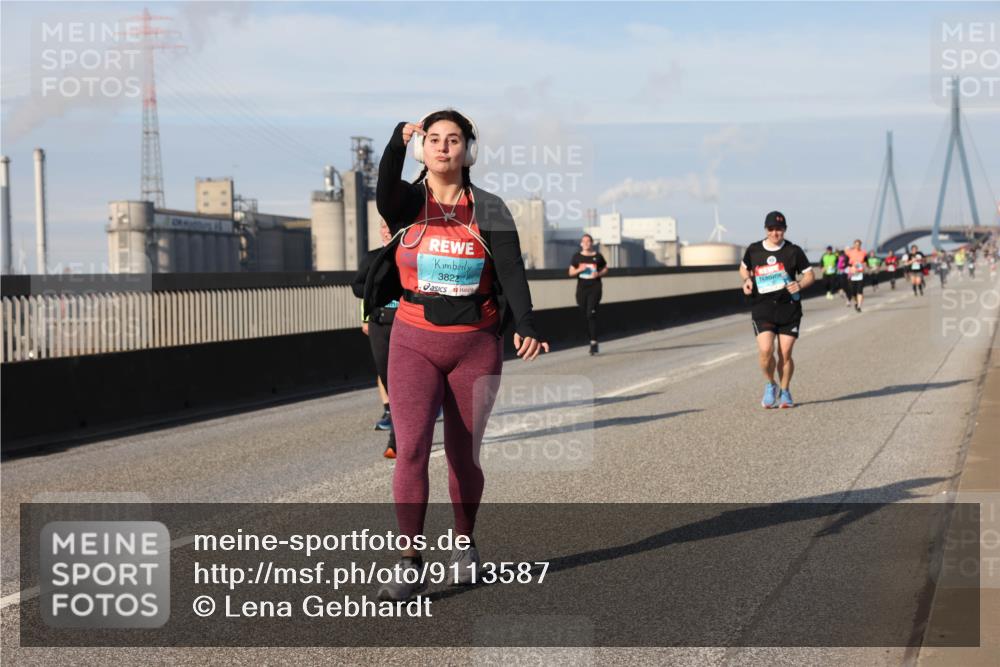 03.10.2025 - Köhlbrandbrückenlauf Lena Gebhardt http://msf.ph/oto/9113587 03.10.2025 10:17:00 Position 2 3822 meine-sportfotos.de