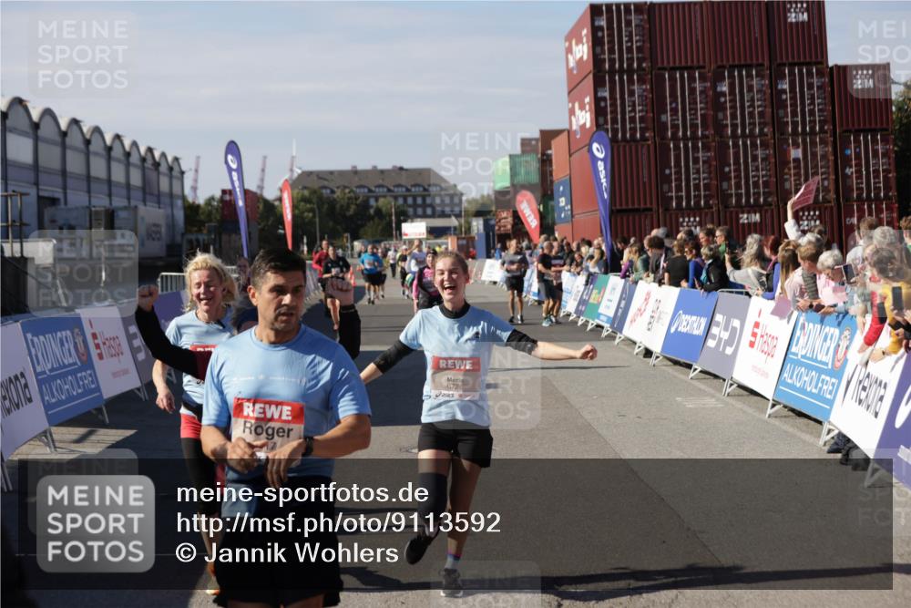 03.10.2025 - Köhlbrandbrückenlauf Jannik Wohlers http://msf.ph/oto/9113592 03.10.2025 13:31:52 Ziel 4415, 4416, 4842, 4902, 4935, 5267, 5463, 5817, 6103, 6297, 6452, 6736 meine-sportfotos.de