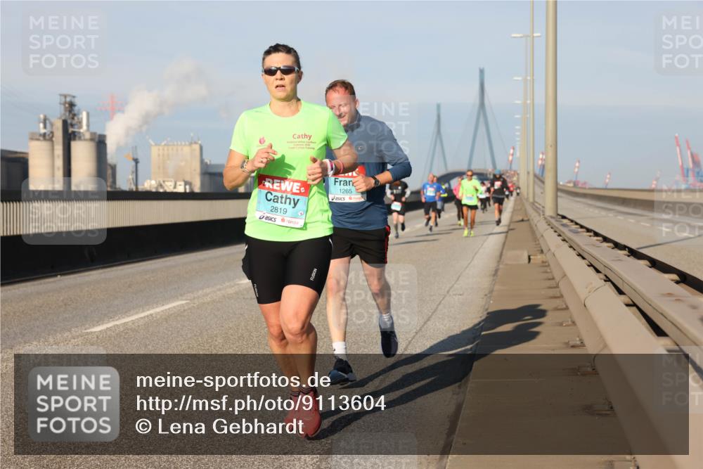03.10.2025 - Köhlbrandbrückenlauf Lena Gebhardt http://msf.ph/oto/9113604 03.10.2025 09:42:49 Position 2 2819, 1265 meine-sportfotos.de