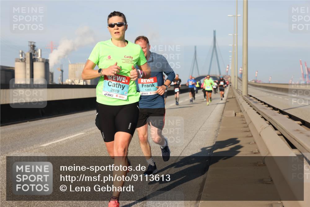 03.10.2025 - Köhlbrandbrückenlauf Lena Gebhardt http://msf.ph/oto/9113613 03.10.2025 09:42:49 Position 2 2025, 2819, 1265 meine-sportfotos.de