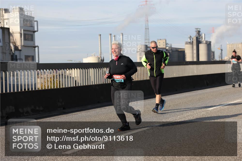 03.10.2025 - Köhlbrandbrückenlauf Lena Gebhardt http://msf.ph/oto/9113618 03.10.2025 10:17:02 Position 2  meine-sportfotos.de