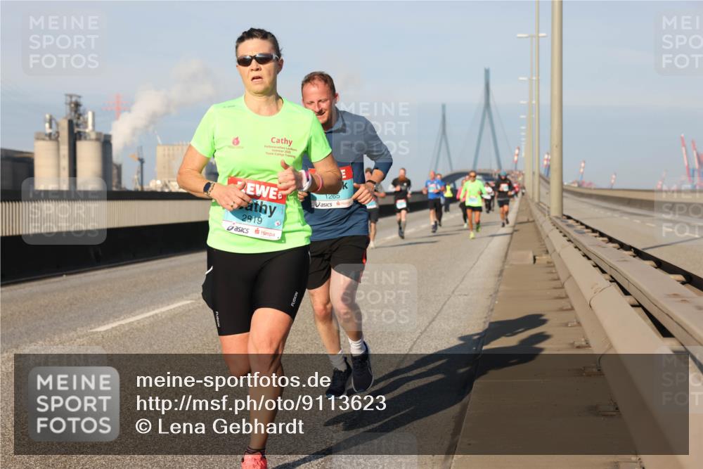 03.10.2025 - Köhlbrandbrückenlauf Lena Gebhardt http://msf.ph/oto/9113623 03.10.2025 09:42:49 Position 2 2025, 2025, 2819, 1265 meine-sportfotos.de