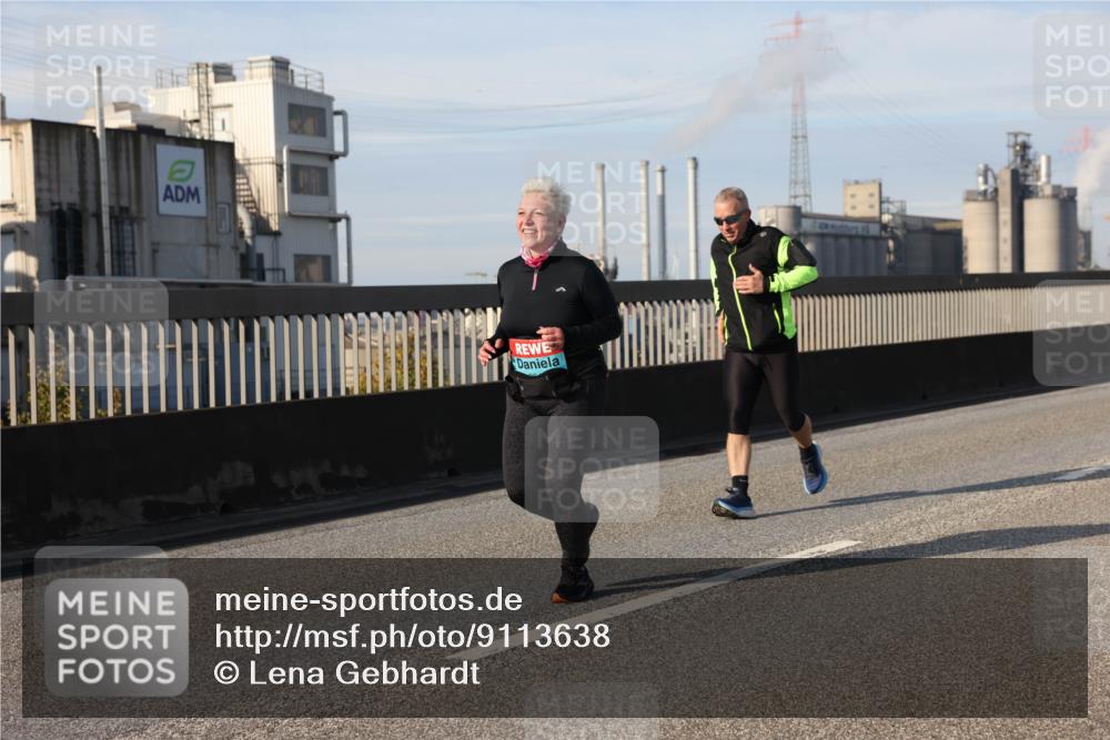 03.10.2025 - Köhlbrandbrückenlauf Lena Gebhardt http://msf.ph/oto/9113638 03.10.2025 10:17:02 Position 2  meine-sportfotos.de