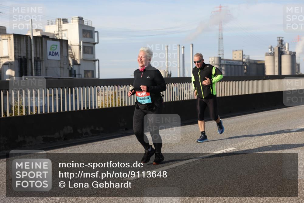 03.10.2025 - Köhlbrandbrückenlauf Lena Gebhardt http://msf.ph/oto/9113648 03.10.2025 10:17:02 Position 2 3548 meine-sportfotos.de