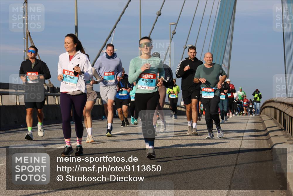 03.10.2025 - Köhlbrandbrückenlauf Strokosch-Dieckow http://msf.ph/oto/9113650 03.10.2025 09:48:03 Position 2 1387, 2381, 2799 meine-sportfotos.de