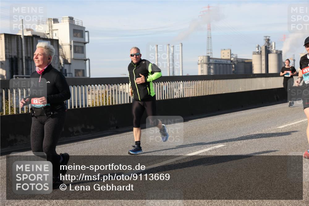 03.10.2025 - Köhlbrandbrückenlauf Lena Gebhardt http://msf.ph/oto/9113669 03.10.2025 10:17:03 Position 2  meine-sportfotos.de