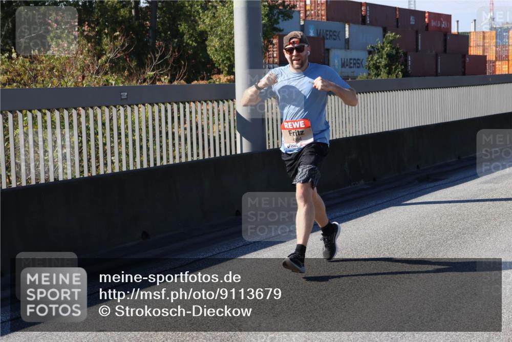03.10.2025 - Köhlbrandbrückenlauf Strokosch-Dieckow http://msf.ph/oto/9113679 03.10.2025 12:43:55 Position 3 454 meine-sportfotos.de