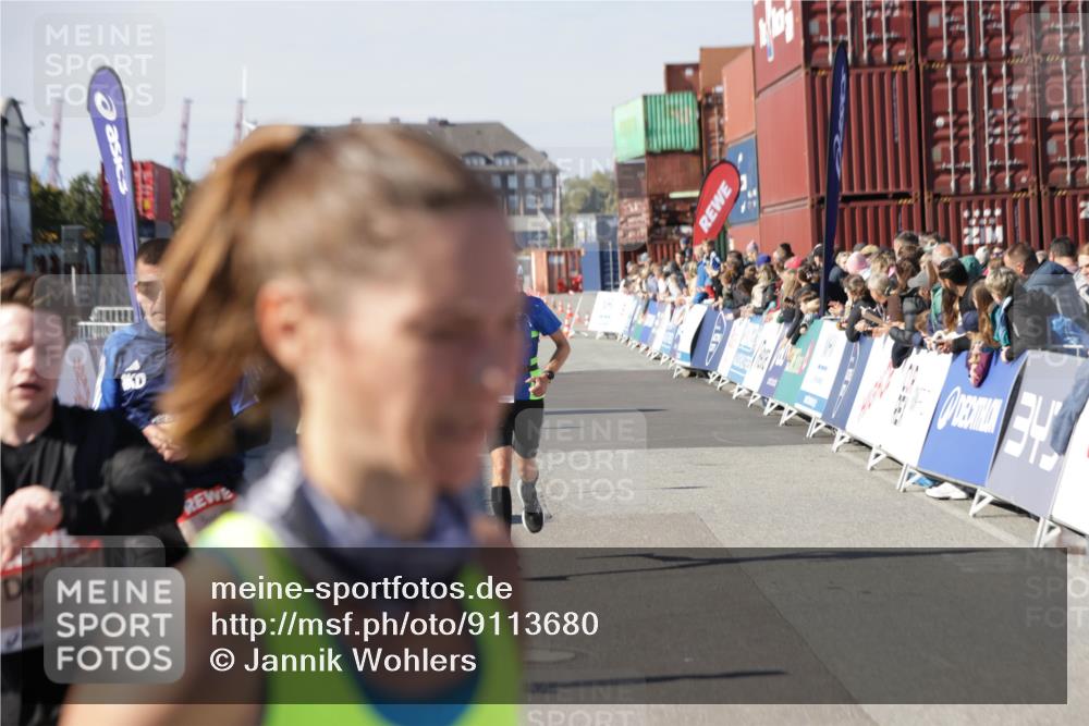 03.10.2025 - Köhlbrandbrückenlauf Jannik Wohlers http://msf.ph/oto/9113680 03.10.2025 13:01:33 Ziel 4047, 4073, 4199, 4219, 4220, 4284, 4292, 4304, 5424, 6187, 6775, 6801 meine-sportfotos.de