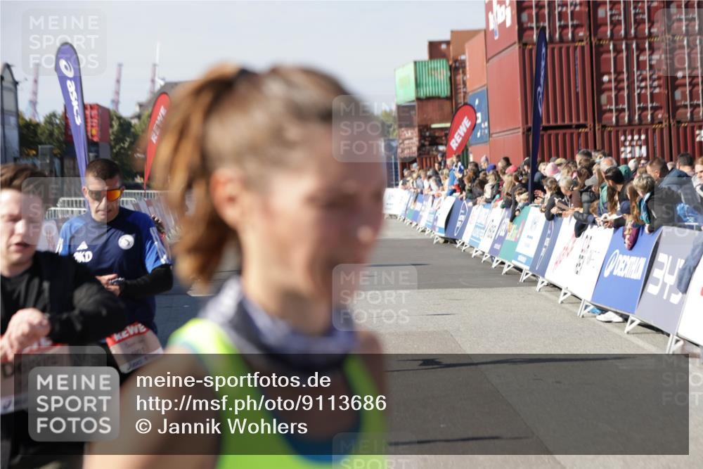 03.10.2025 - Köhlbrandbrückenlauf Jannik Wohlers http://msf.ph/oto/9113686 03.10.2025 13:01:33 Ziel 4047, 4073, 4199, 4219, 4220, 4284, 4292, 4304, 5424, 6187, 6775, 6801 meine-sportfotos.de