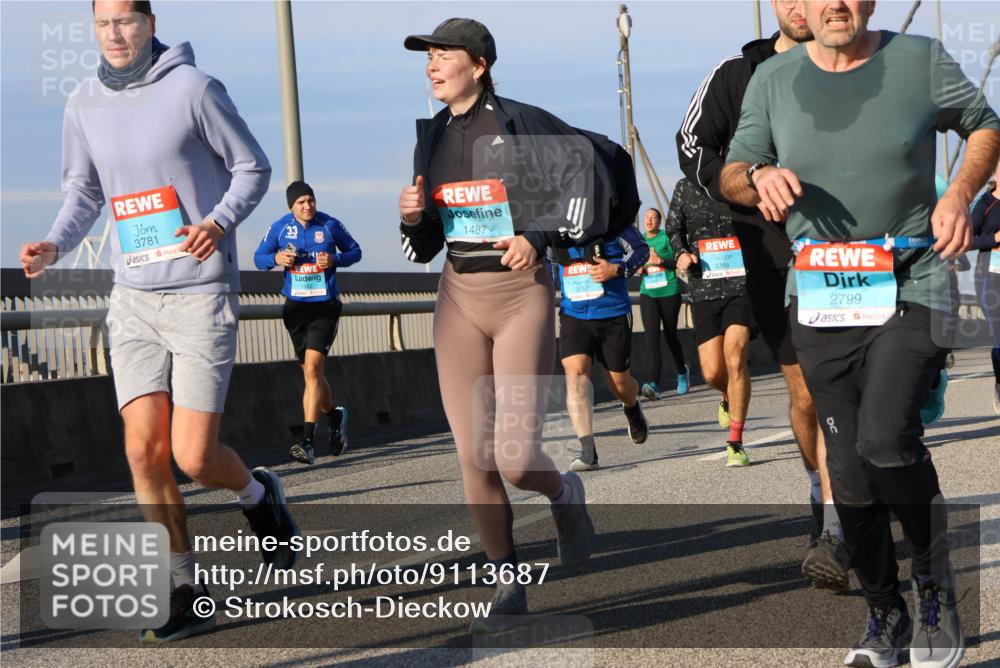 03.10.2025 - Köhlbrandbrückenlauf Strokosch-Dieckow http://msf.ph/oto/9113687 03.10.2025 09:48:08 Position 2 3781, 1487, 3768, 2799 meine-sportfotos.de