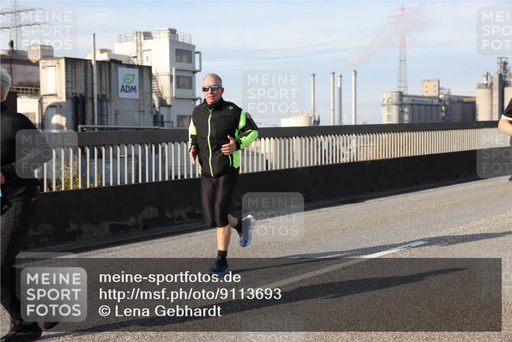 03.10.2025 - Köhlbrandbrückenlauf Lena Gebhardt http://msf.ph/oto/9113693 03.10.2025 10:17:03 Position 2  meine-sportfotos.de