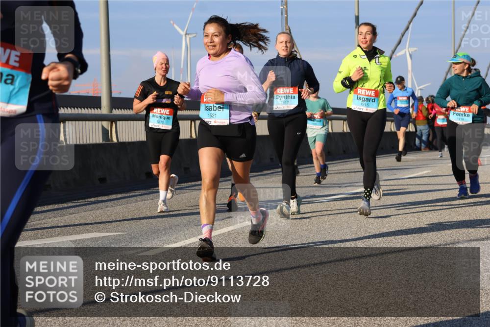 03.10.2025 - Köhlbrandbrückenlauf Strokosch-Dieckow http://msf.ph/oto/9113728 03.10.2025 09:48:13 Position 2 1272, 1521, 1417, 1915, 1418 meine-sportfotos.de