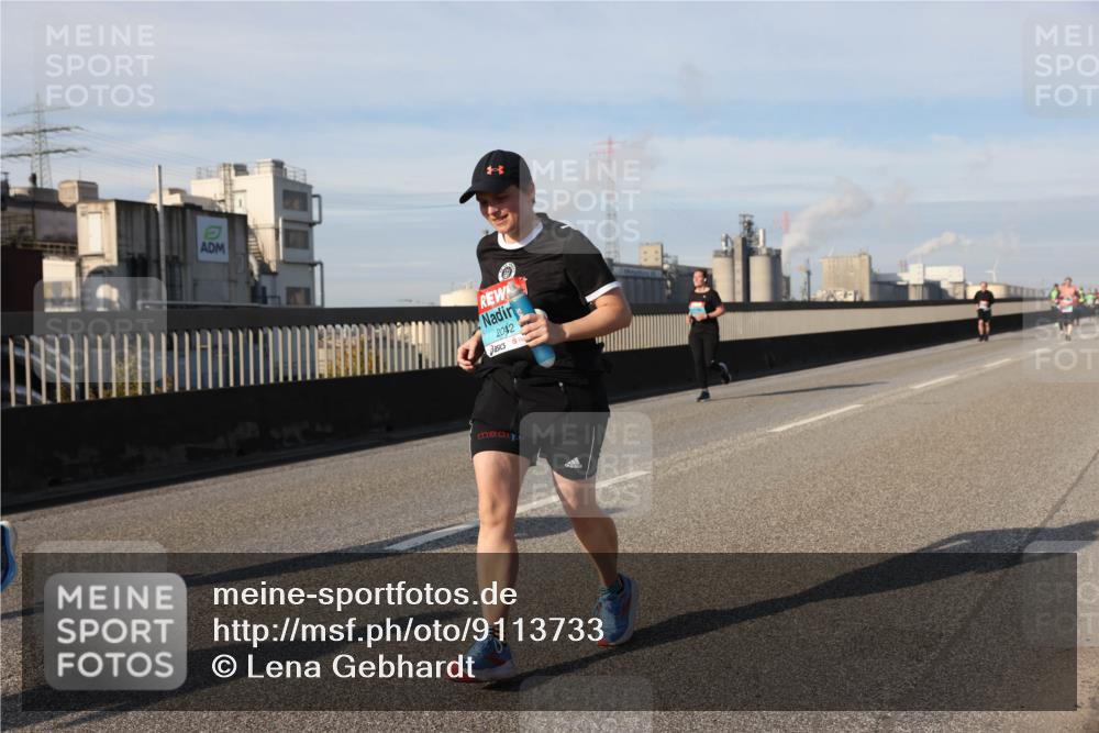 03.10.2025 - Köhlbrandbrückenlauf Lena Gebhardt http://msf.ph/oto/9113733 03.10.2025 10:17:04 Position 2 2042 meine-sportfotos.de