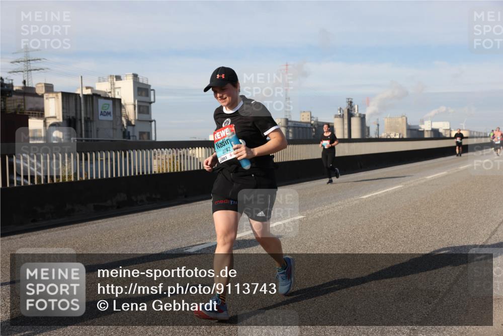 03.10.2025 - Köhlbrandbrückenlauf Lena Gebhardt http://msf.ph/oto/9113743 03.10.2025 10:17:04 Position 2 2042 meine-sportfotos.de