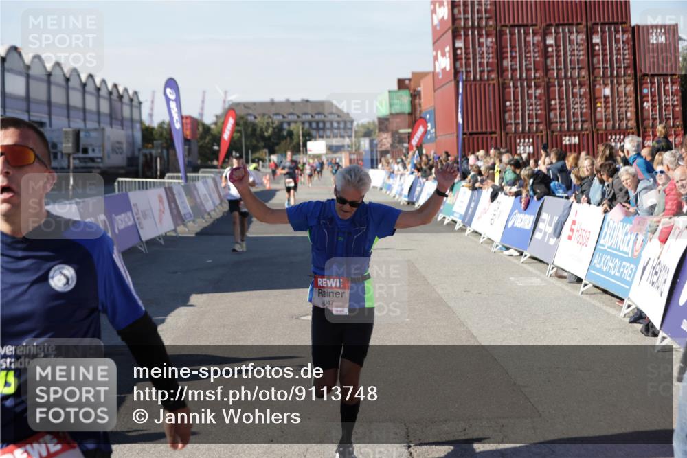 03.10.2025 - Köhlbrandbrückenlauf Jannik Wohlers http://msf.ph/oto/9113748 03.10.2025 13:01:36 Ziel 4047, 4073, 4219, 4220, 4257, 4284, 4292, 4304, 5424, 6775, 6801 meine-sportfotos.de