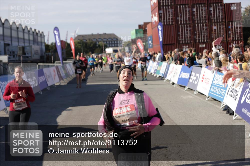 03.10.2025 - Köhlbrandbrückenlauf Jannik Wohlers http://msf.ph/oto/9113752 03.10.2025 13:31:56 Ziel 4415, 4416, 4842, 4902, 4935, 5267, 5463, 5817, 6076, 6452, 6736 meine-sportfotos.de