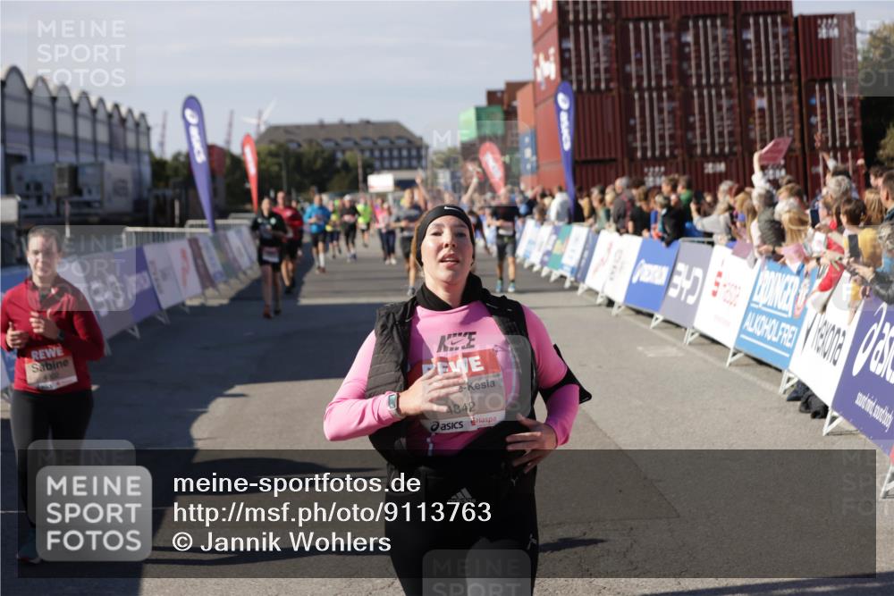 03.10.2025 - Köhlbrandbrückenlauf Jannik Wohlers http://msf.ph/oto/9113763 03.10.2025 13:31:56 Ziel 4415, 4416, 4842, 4902, 4935, 5267, 5463, 5817, 6076, 6452, 6736 meine-sportfotos.de