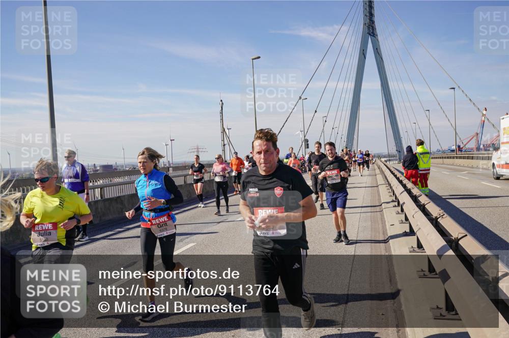 03.10.2025 - Köhlbrandbrückenlauf Michael Burmester http://msf.ph/oto/9113764 03.10.2025 12:55:29 Position 2 5150, 6378, 12 meine-sportfotos.de